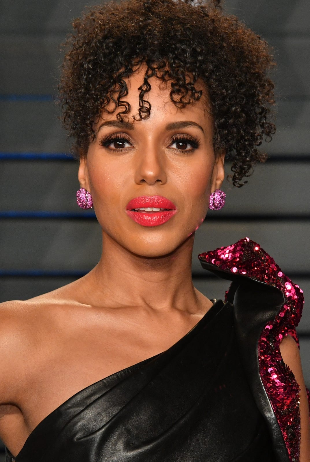 Collarbone Curls With Curtain Bangs Collarbone Curls With Curtain Bangs — Simple Natural Hair Hairstyles