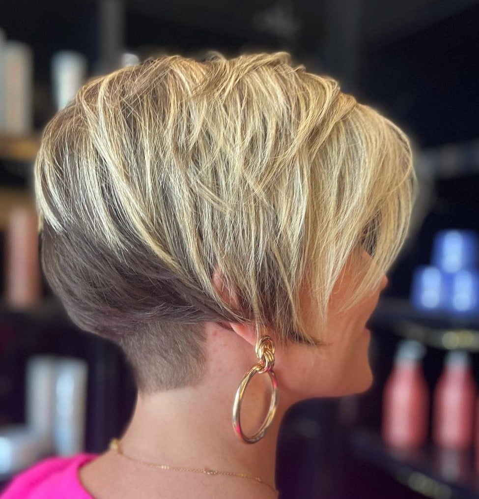 Light Blonde Pixie With Voluminous Swept Bangs — Simple Pixie Hairstyles