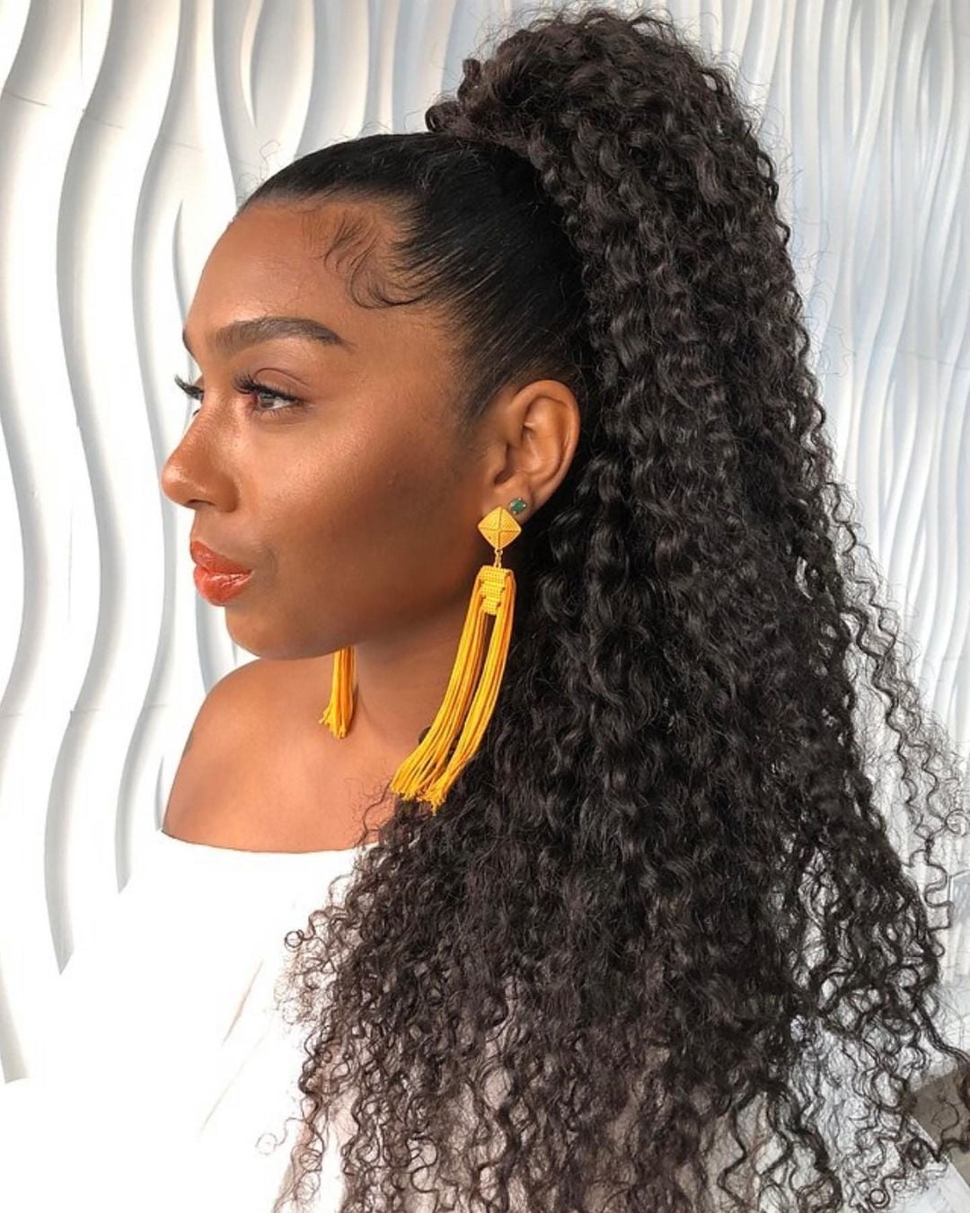 High Dark Brown Curly Ponytail High Dark Brown Curly Ponytail — Simple Pony Hairstyles
