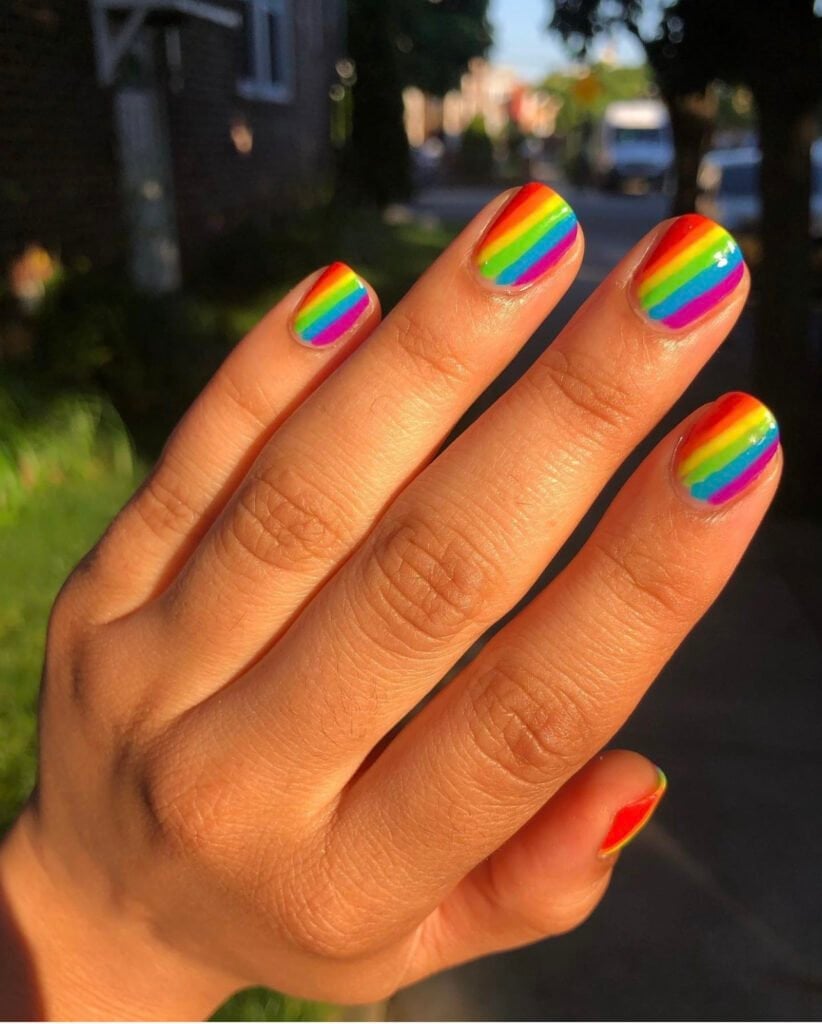 Short Oval Diagonal Rainbow Stripes, Glossy Short Oval Diagonal Rainbow Stripes, Glossy — Simple Rainbow Nails
