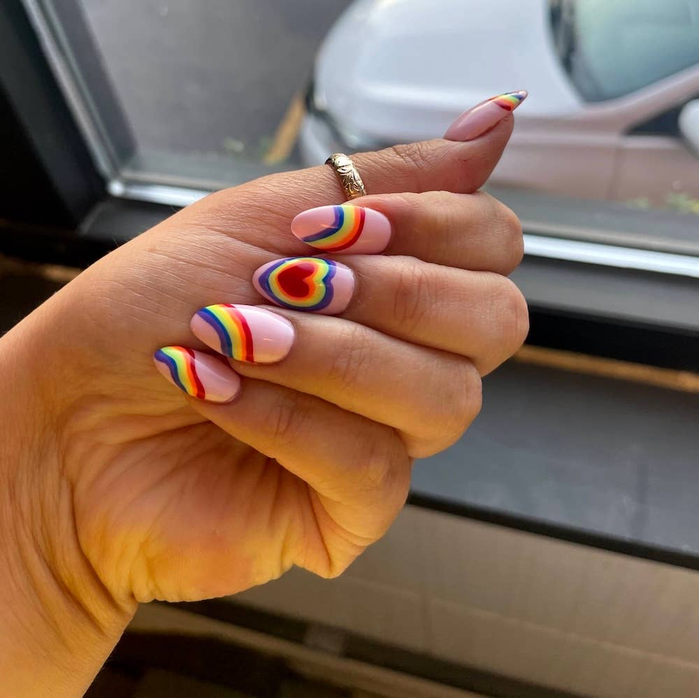 Medium Almond Rainbow Heart Accent Medium Almond Rainbow Heart Accent — Simple Rainbow Nails