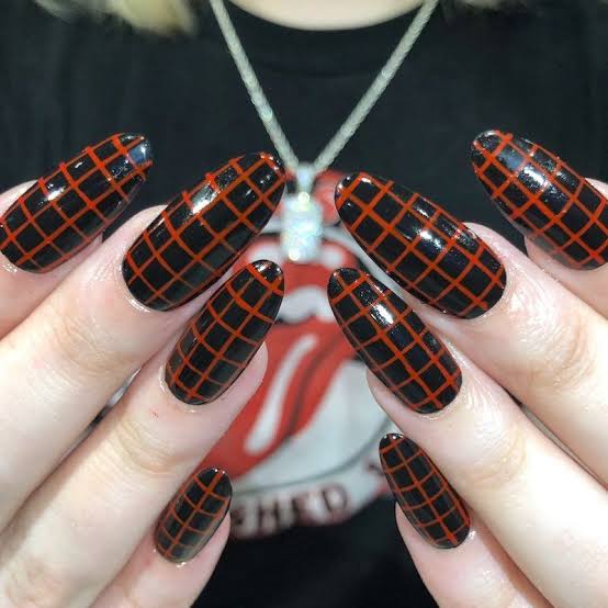 Medium Almond Nude With Black Outline Nails — Simple Red and Black Nails