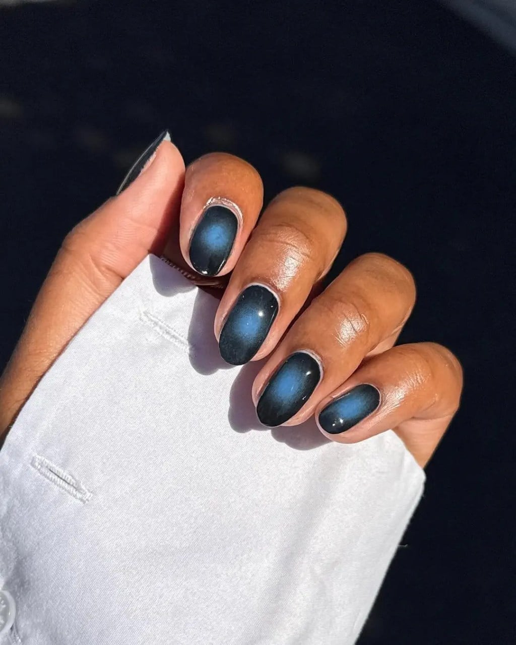 Glitter Glossy Black Short Oval Nails — Simple Short Black Nails
