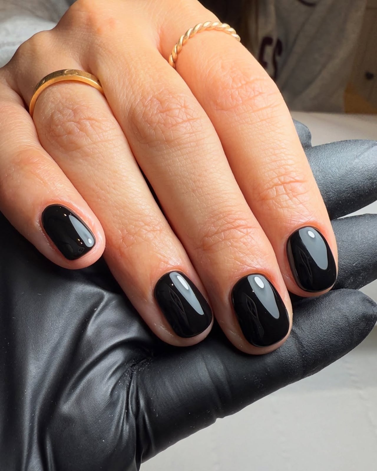 Glossy Finish Short Oval Black Nails — Simple Short Black Nails