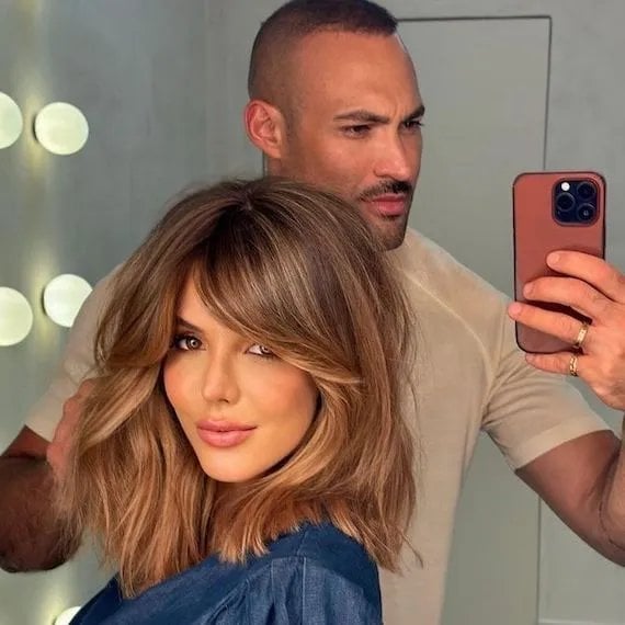 Dark Blonde Collarbone Cut With Caramel Highlights — Simple Side Swept Bangs