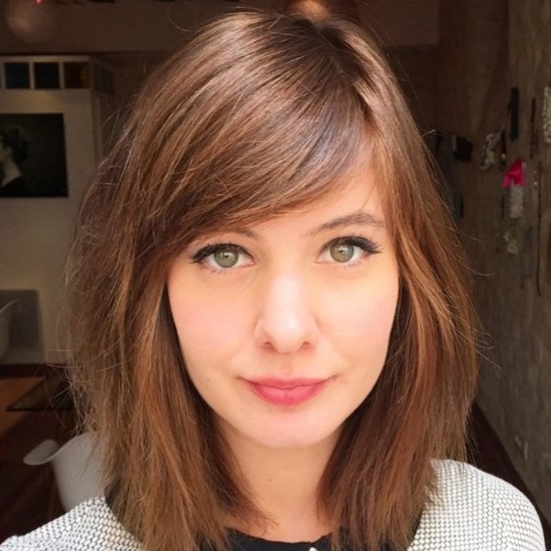 Simple Chin Length Bob With Straight Side Swept Bangs, Close-Up Take — Simple Side Swept Bangs