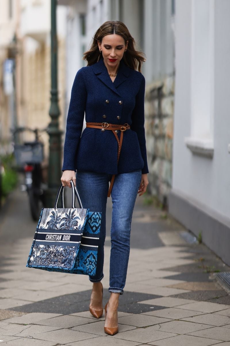 Blue Skinny Jeans With Navy Blazer — Simple Skinny Jeans Outfits