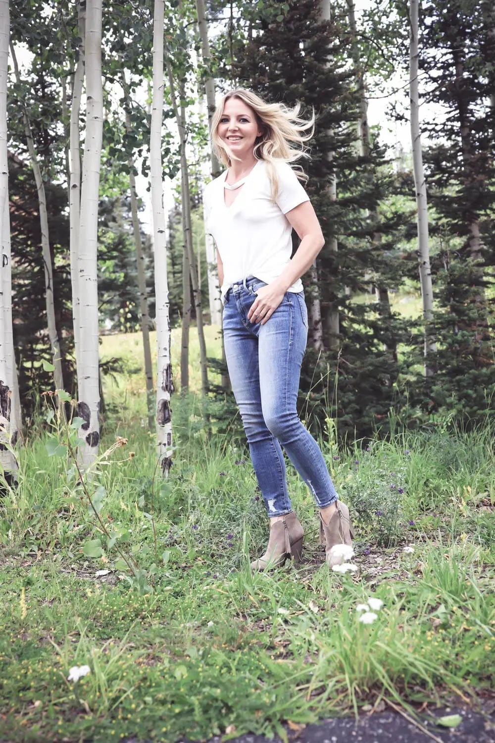 Medium Wash Skinny Jeans With Fringe Boots — Simple Skinny Jeans Outfits
