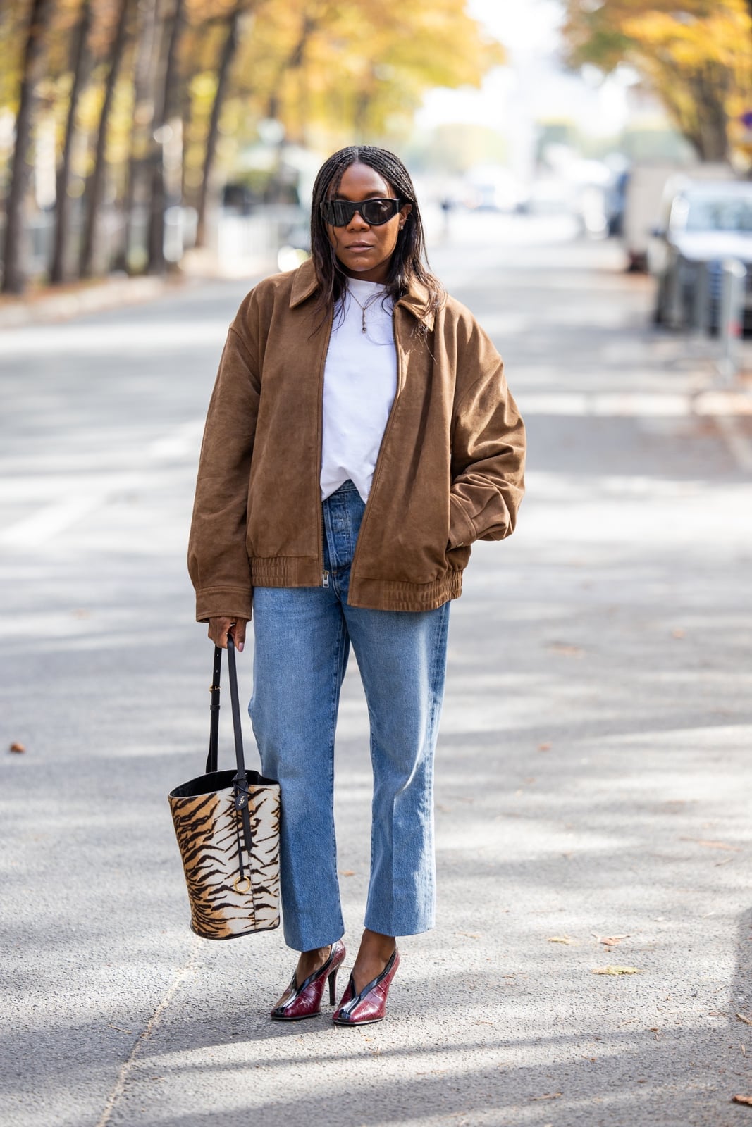 Suede Jacket and Tiger Print Bag with Straight Leg Jeans Suede Jacket and Tiger Print Bag with Straight Leg Jeans — Simple Straight Leg Jeans Outfits