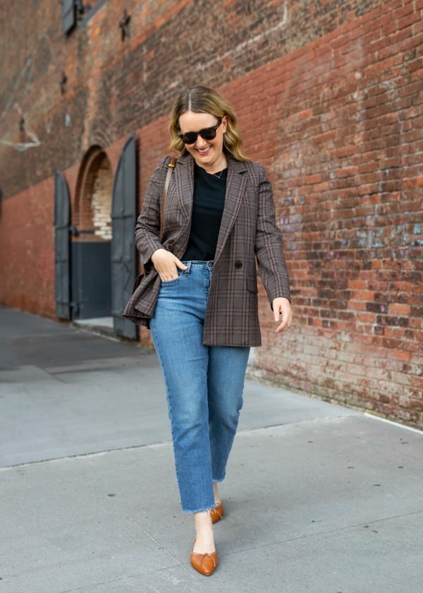 Plaid Blazer and Straight Leg Jeans for Everyday Style Plaid Blazer and Straight Leg Jeans for Everyday Style — Simple Straight Leg Jeans Outfits