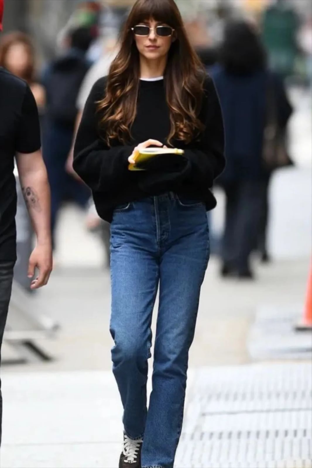 Black Sweater with Straight-Leg Jeans Black Sweater with Straight-Leg Jeans — Simple Style Inspo