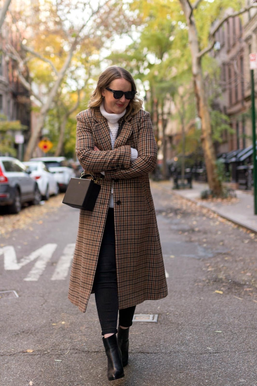 Brown Plaid Coat Over Turtleneck and Slim Pants Brown Plaid Coat Over Turtleneck and Slim Pants — Simple Style Inspo