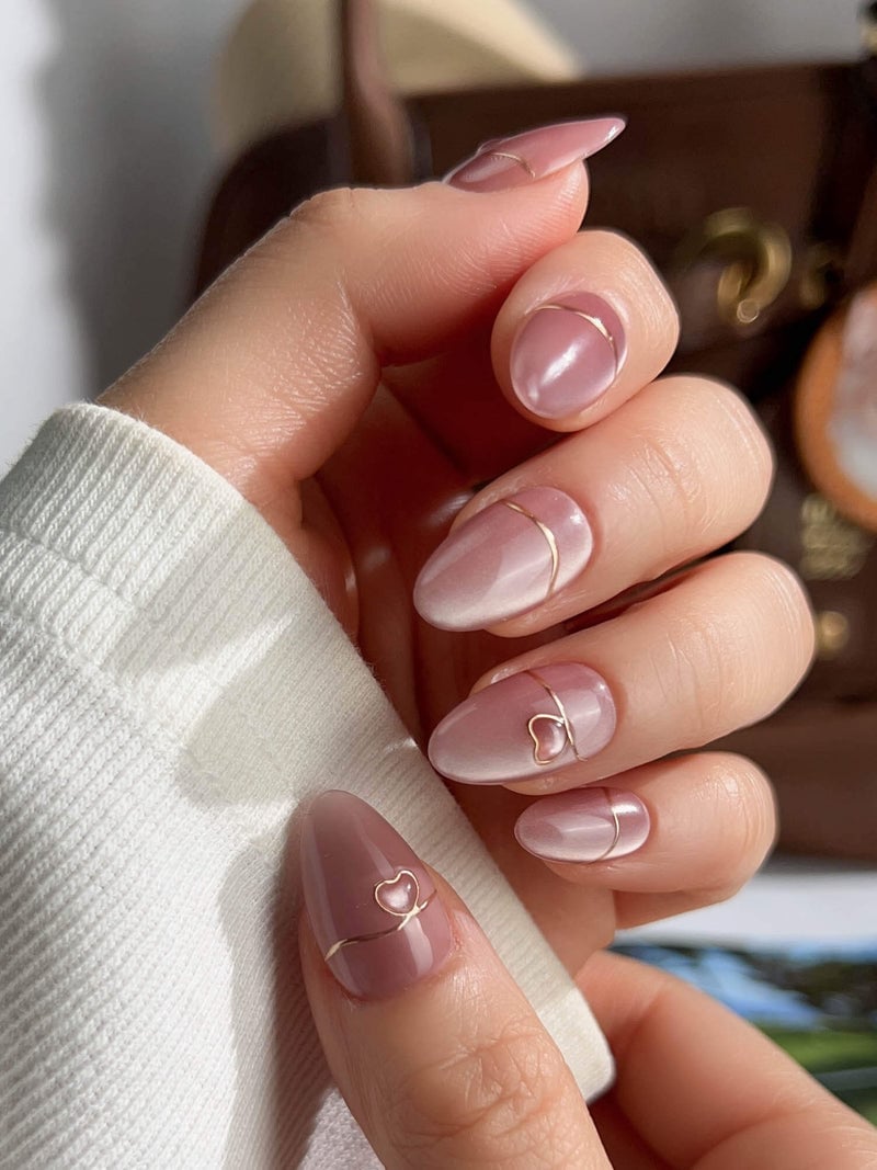 Almond Ombre Nails With Gold Heart Wire Almond Ombre Nails With Gold Heart Wire — Simple Vintage Nails