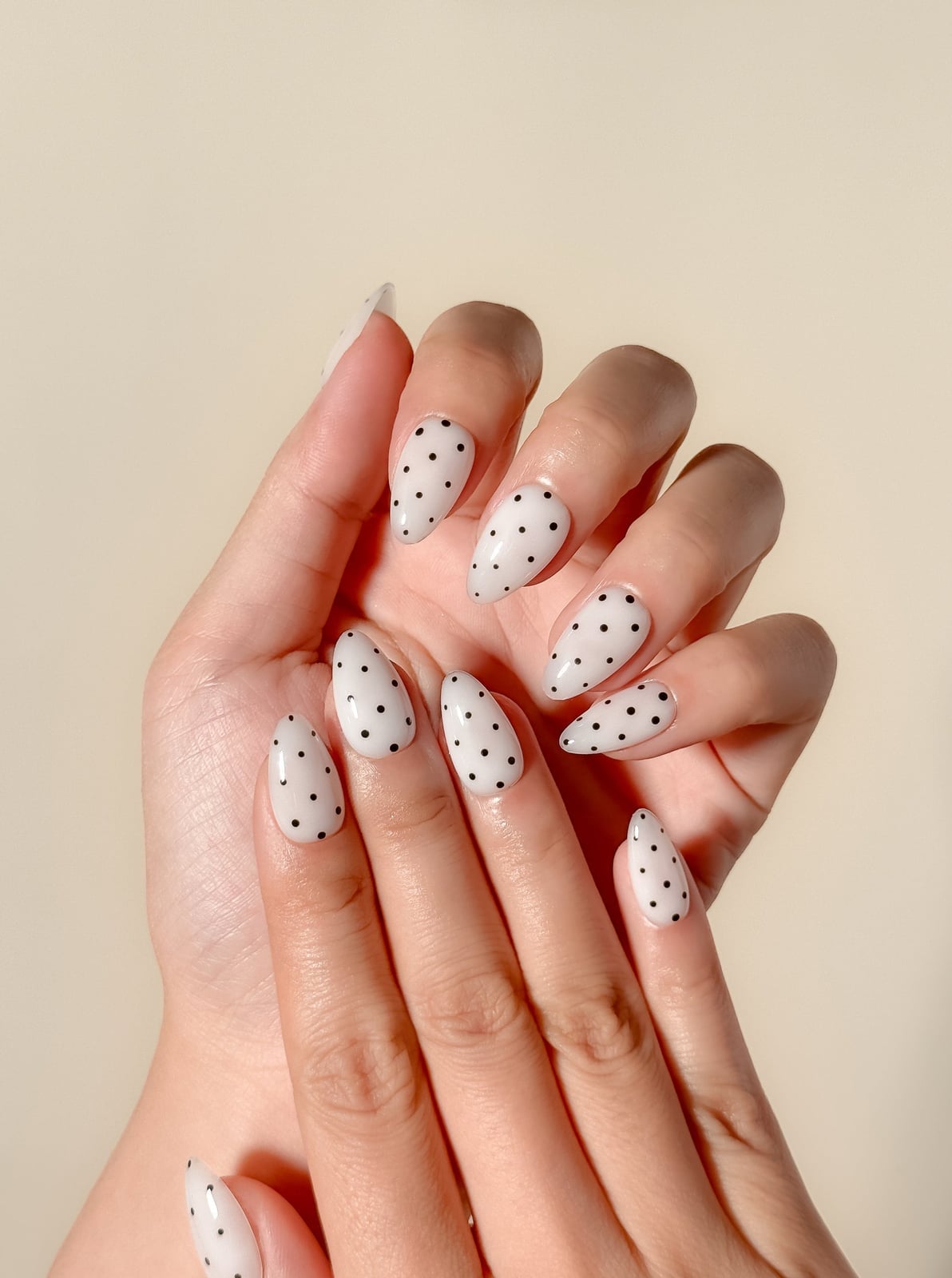 Medium Almond Nails With Black Polka Dots Medium Almond Nails With Black Polka Dots — Simple Vintage Nails