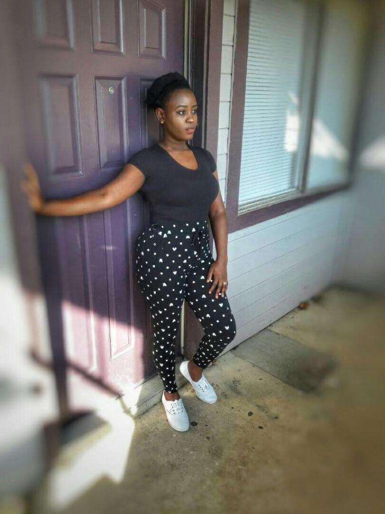 Heart Print Trousers With Black T-Shirt Heart Print Trousers With Black T-Shirt — Simple Weekend Outfits