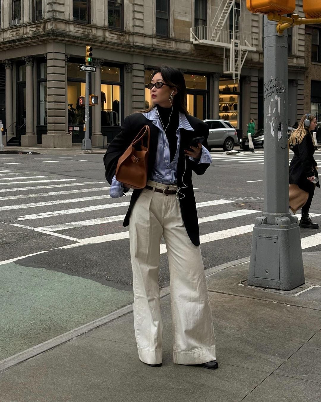 Oversized Black Blazer With Striped Shirt And Linen Trousers Oversized Black Blazer With Striped Shirt And Linen Trousers — Simple Weekend Outfits