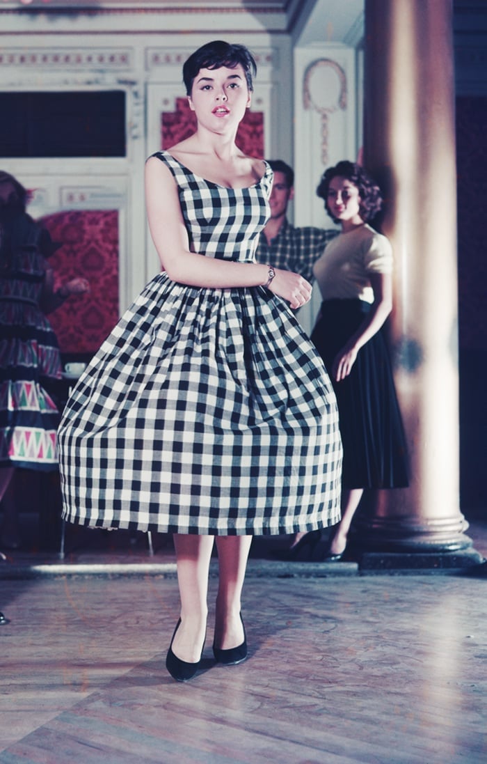 Black and White Gingham Dress with Full Circle Skirt and Mary Janes Black and White Gingham Dress with Full Circle Skirt and Mary Janes — Trendy 50s Style