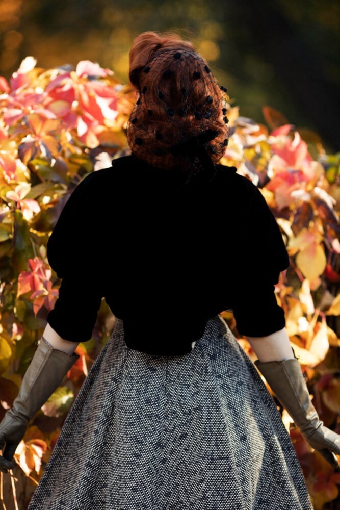 Velvet Bolero Jacket and Tweed A-line Skirt Velvet Bolero Jacket and Tweed A-line Skirt — Trendy 50s Style