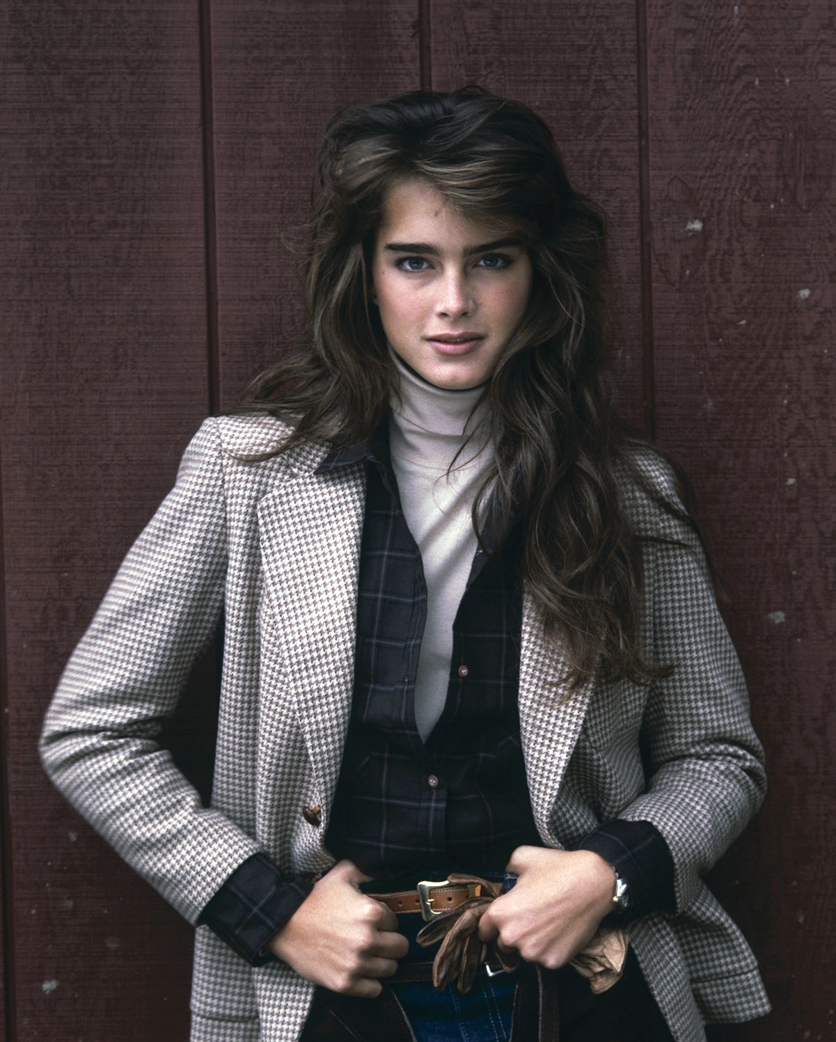 Houndstooth Blazer Layered Outfit — Trendy 80s Outfits