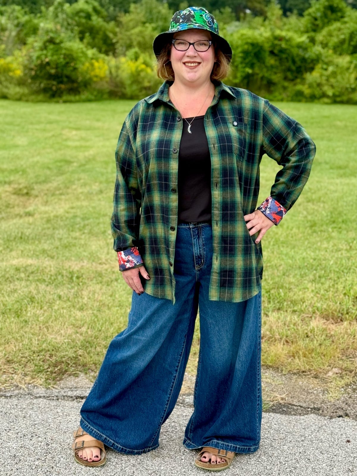 Plaid Flannel Shirt Over Black Top Plaid Flannel Shirt Over Black Top — Trendy 90s Style
