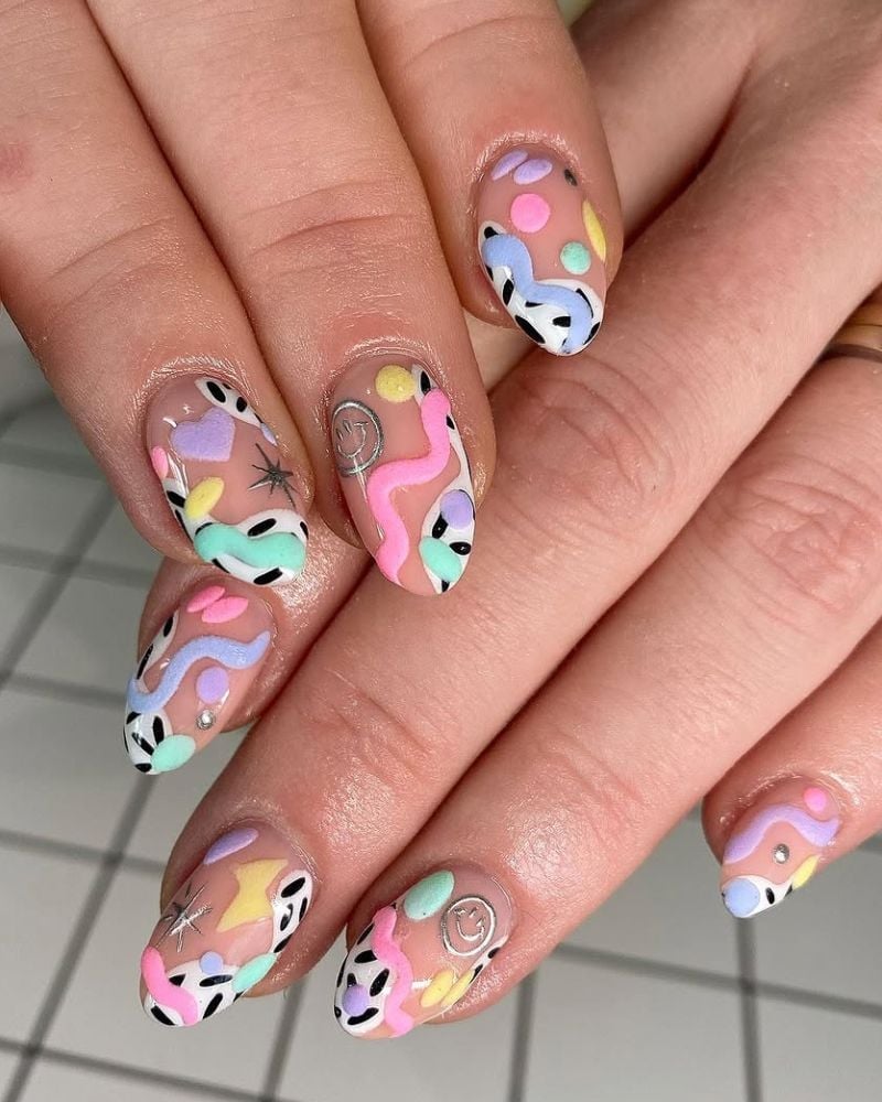 Short Oval Glossy 3D Abstract Elements Nails Short Oval Glossy 3D Abstract Elements Nails — Trendy Abstract Nails