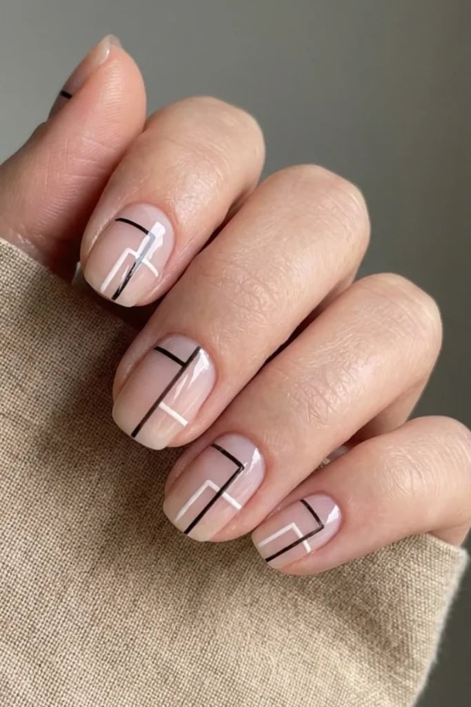 Short Natural Glossy Black White Line Art Nails Short Natural Glossy Black White Line Art Nails — Trendy Abstract Nails