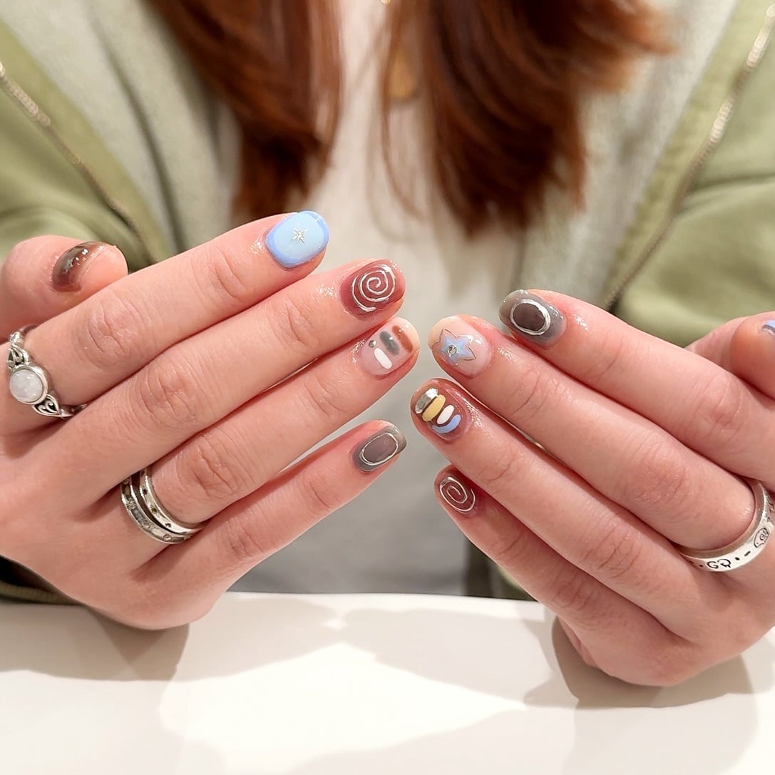 Short Square Glossy Mixed Abstract Nails Short Square Glossy Mixed Abstract Nails — Trendy Abstract Nails