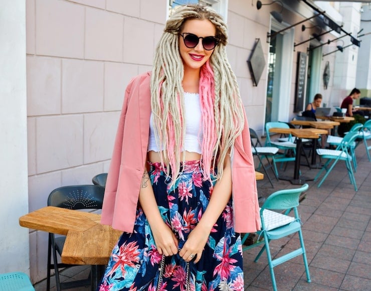 Pink Oversized Blazer Over Crop Top and Floral Skirt Pink Oversized Blazer Over Crop Top and Floral Skirt — Trendy Alt Outfits