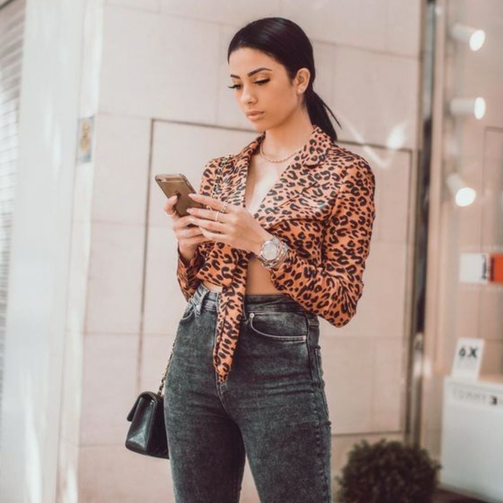 Leopard Print Tie-Front Shirt With High-Waisted Jeans Leopard Print Tie-Front Shirt With High-Waisted Jeans — Trendy Animal Print Outfits