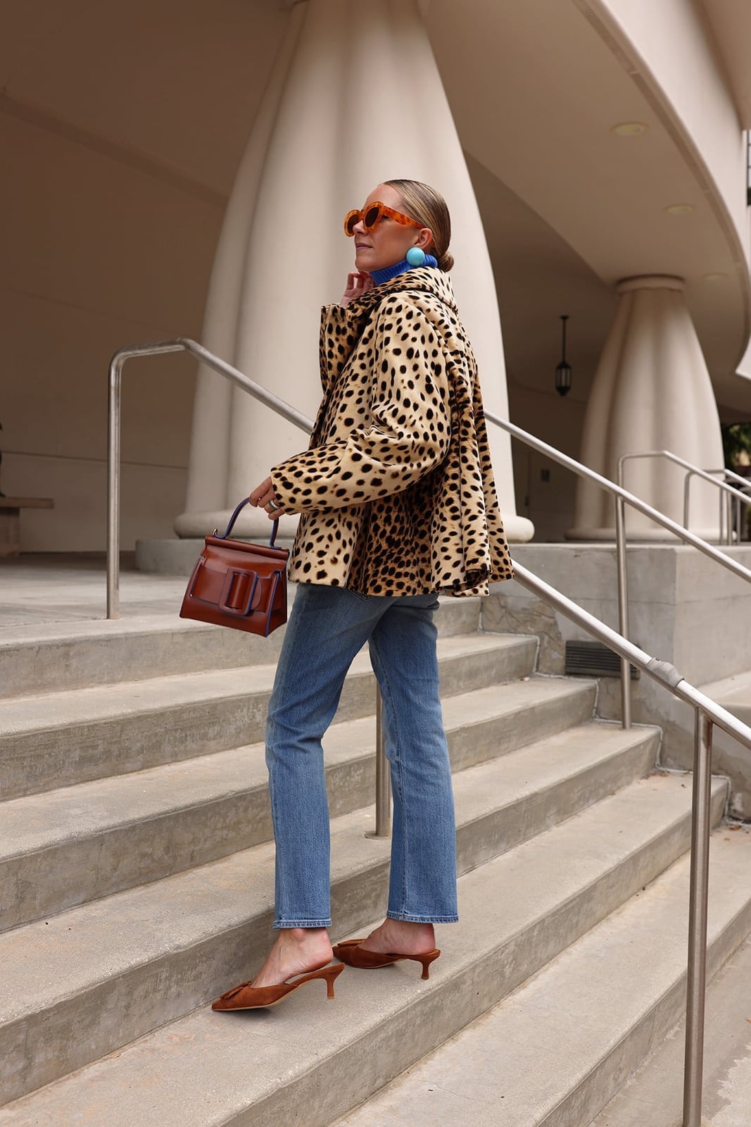Leopard Print Faux Fur Jacket With Blue Turtleneck Leopard Print Faux Fur Jacket With Blue Turtleneck — Trendy Animal Print Outfits