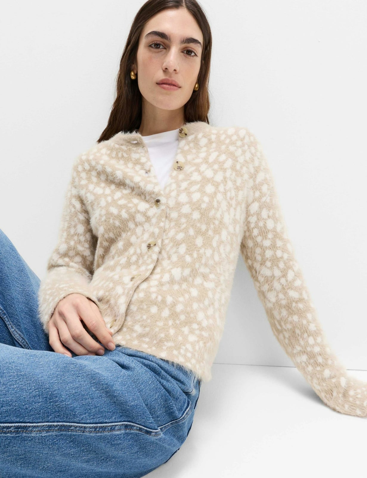 Dalmatian Print Cardigan With White T-shirt Dalmatian Print Cardigan With White T-shirt — Trendy Animal Print Outfits