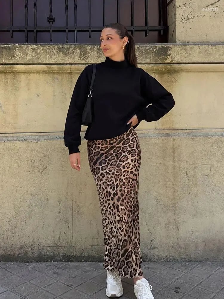 Mock Neck Sweatshirt With Leopard Print Midi Skirt Mock Neck Sweatshirt With Leopard Print Midi Skirt — Trendy Animal Print Outfits