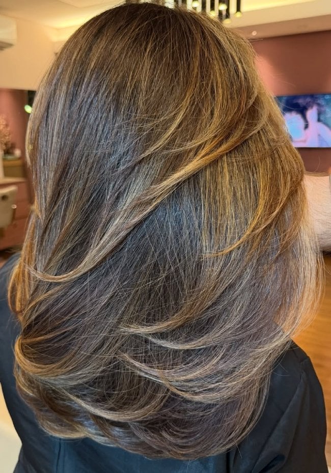 Mid-Back Waves With Ash Beige Highlights and Long Layers — Trendy Ash Brown Hair