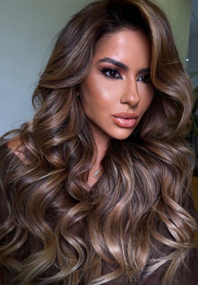 Mid-Back Waves With Ash Beige Highlights and Appears Thick And Dense — Trendy Ash Brown Hair