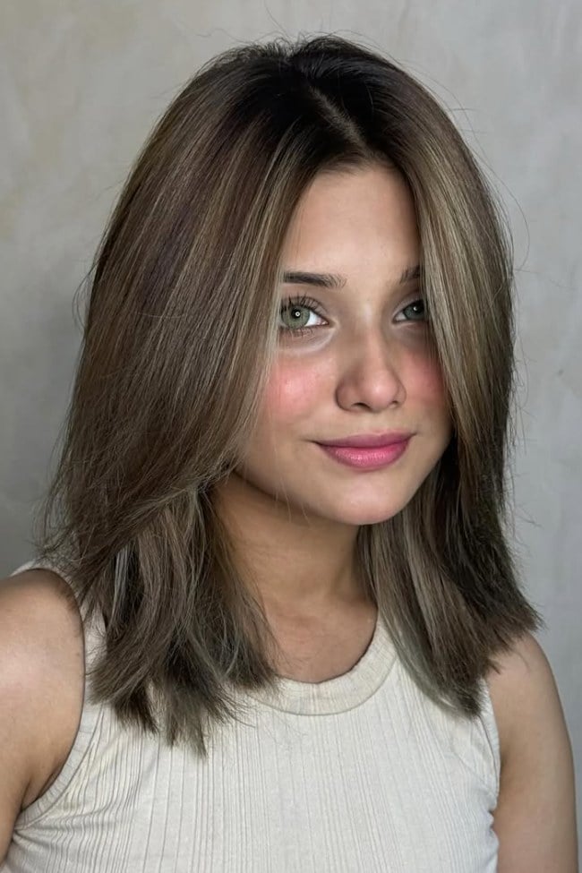 Collarbone Bob With Face Framing Highlights — Trendy Ash Brown Hair