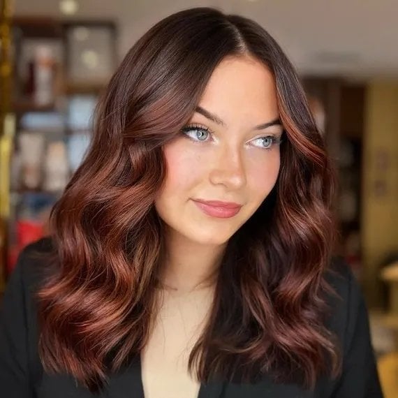 Collarbone Lob With Subtle Auburn Highlights Collarbone Lob With Subtle Auburn Highlights — Trendy Auburn Hair Color