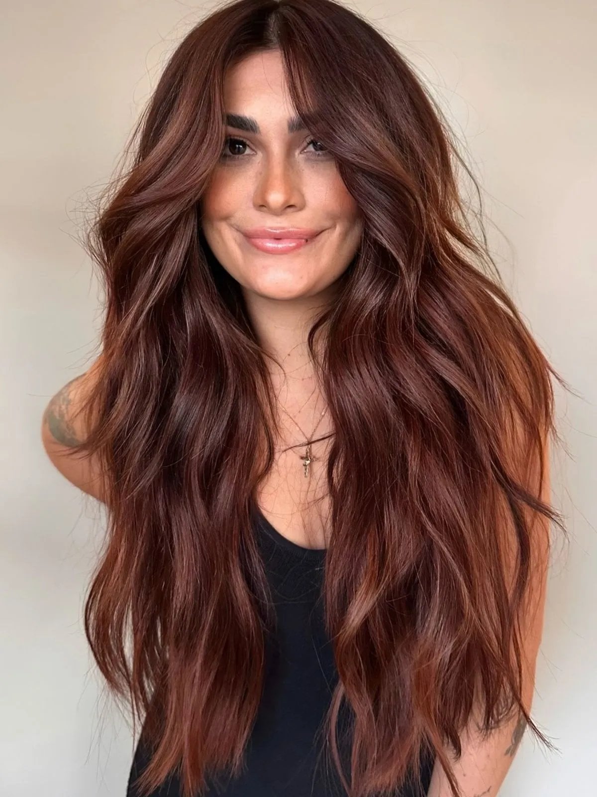Vibrant Copper Auburn Mid-Back Waves Vibrant Copper Auburn Mid-Back Waves — Trendy Auburn Hair Color