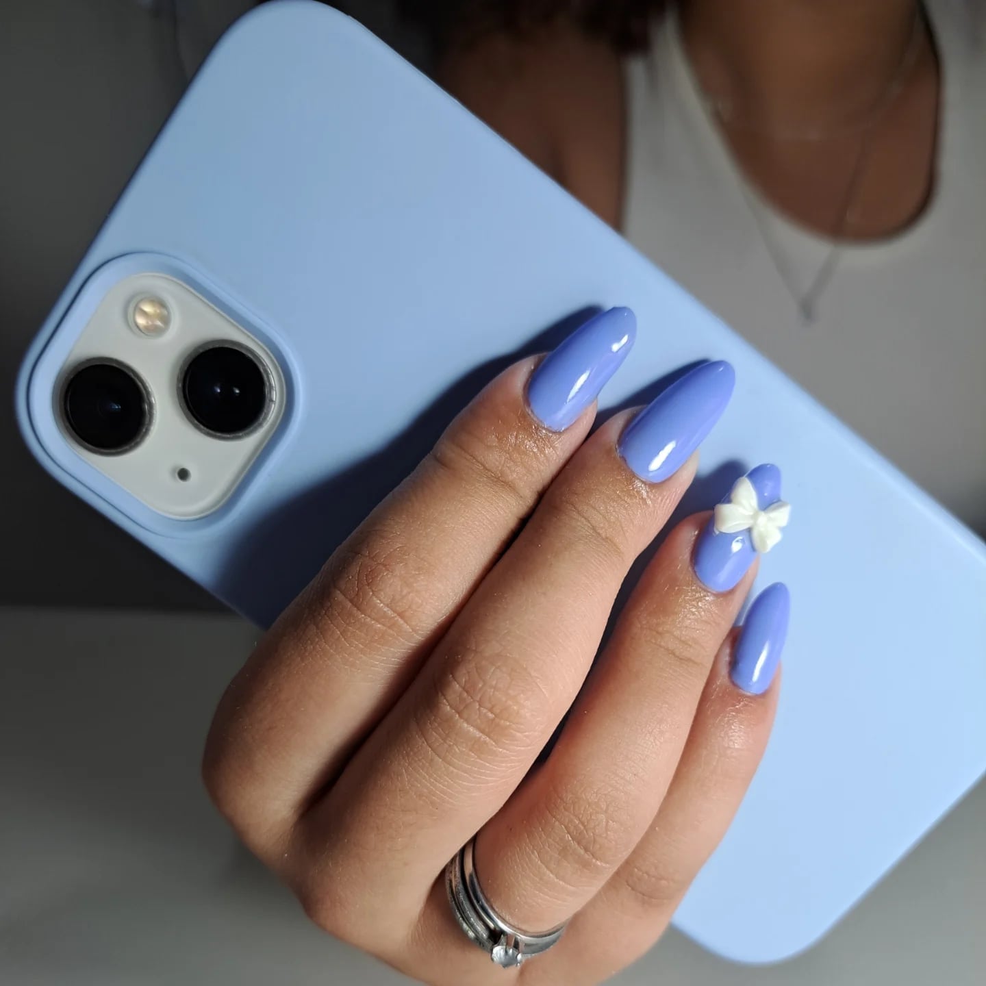 Medium Almond Periwinkle Blue 3D White Bow Nails Medium Almond Periwinkle Blue 3D White Bow Nails — Trendy Baby Blue Nails