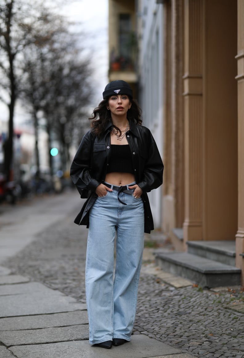Light Wash Baggy Jeans With Oversized Shirt Jacket — Trendy Baggy Jeans Outfits