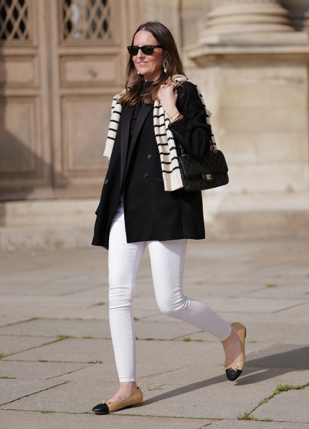 Cap Toe Ballet Flats With Slim Fit Jeans — Trendy Ballet Flats Outfits