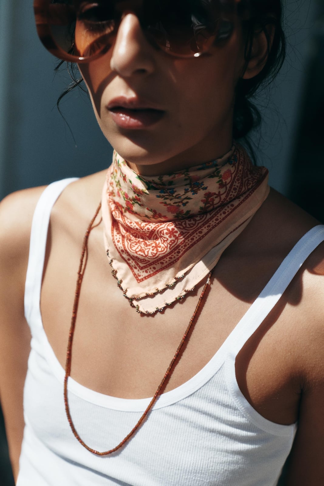 Floral Bandana Neck Scarf With White Tank Top Floral Bandana Neck Scarf With White Tank Top — Trendy Bandana Outfits