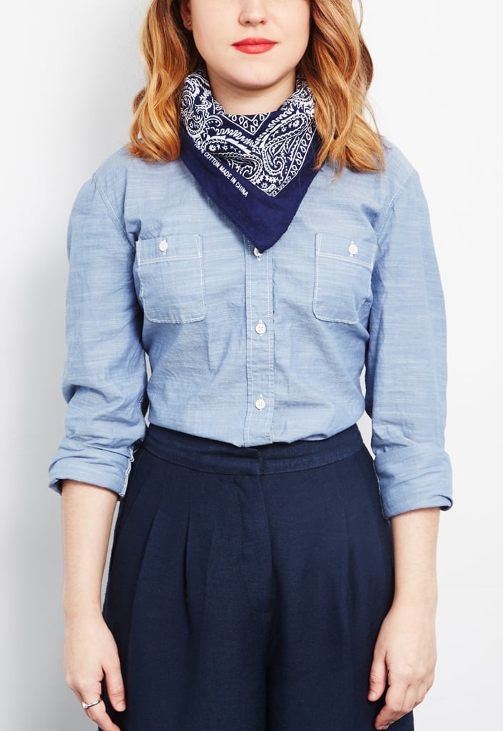 Navy Bandana Neck Scarf With Chambray Shirt And Wide Pants Navy Bandana Neck Scarf With Chambray Shirt And Wide Pants — Trendy Bandana Outfits