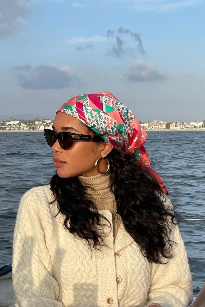 Colorful Bandana Headscarf With Cream Knitwear Colorful Bandana Headscarf With Cream Knitwear — Trendy Bandana Outfits