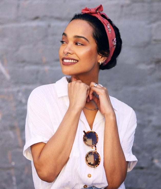 Pink Floral Bandana Headscarf With White Cotton Shirt Pink Floral Bandana Headscarf With White Cotton Shirt — Trendy Bandana Outfits
