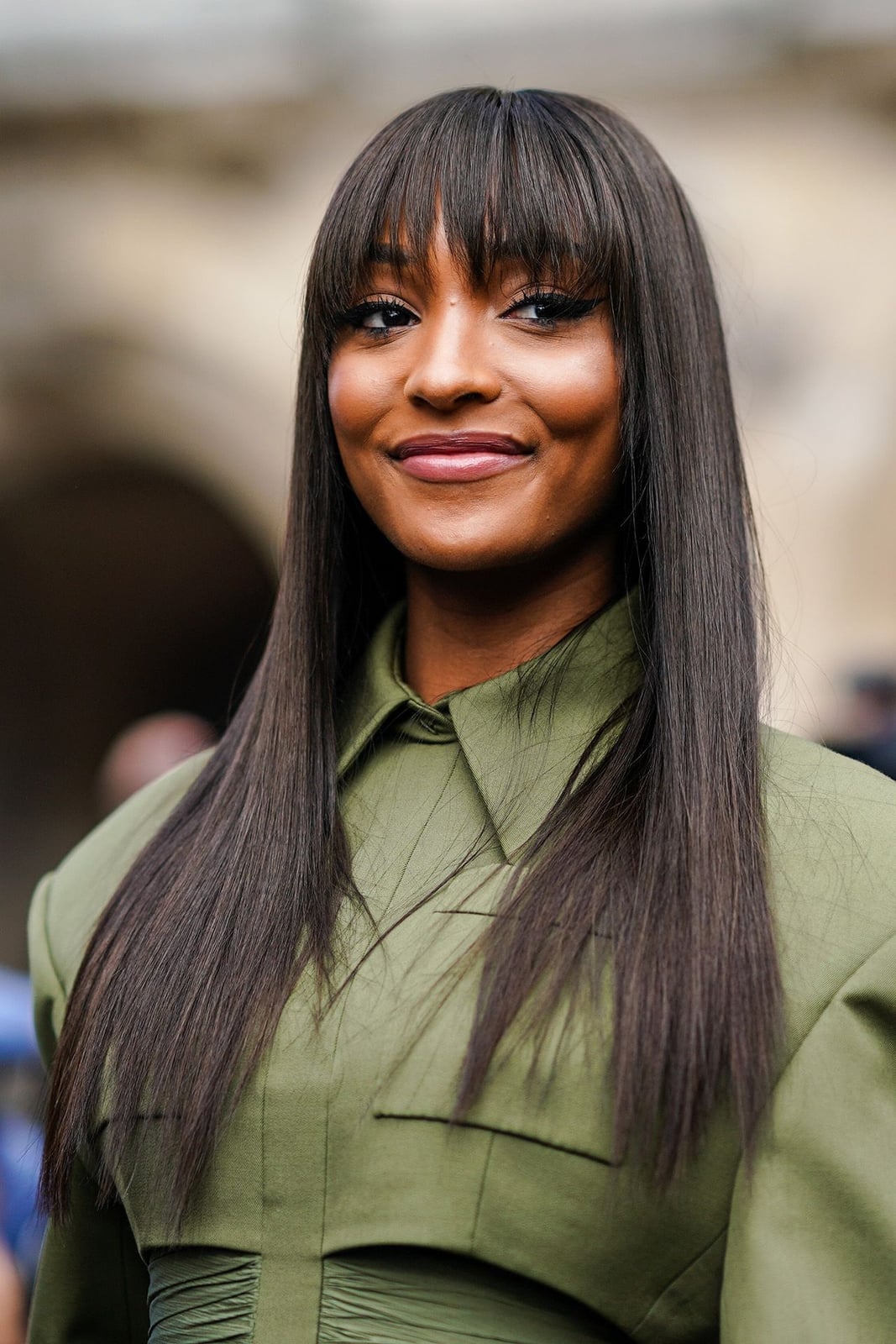 Mid-Back Straight Hair With Butterfly Bangs Mid-Back Straight Hair With Butterfly Bangs — Trendy Bangs Style