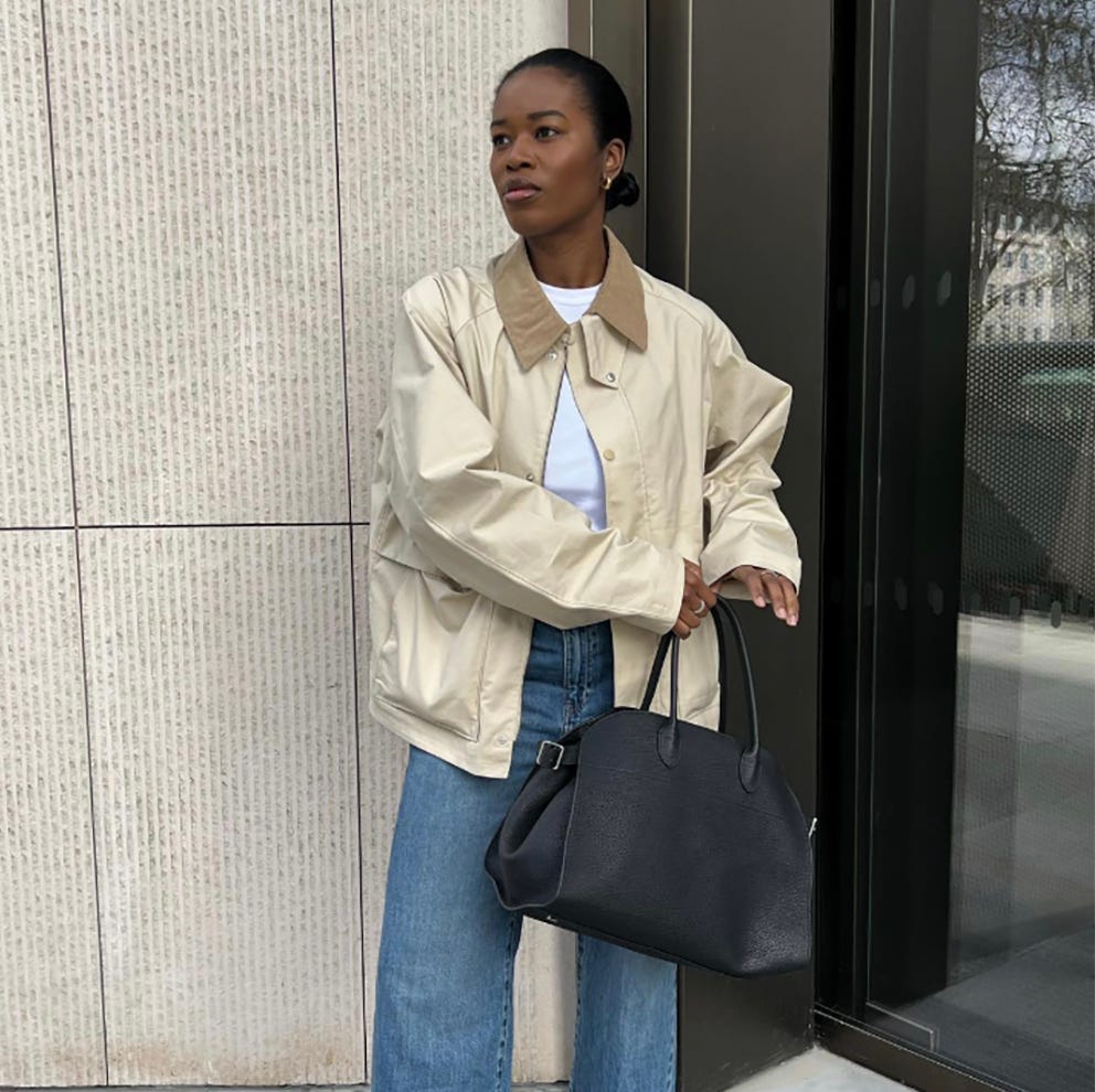 Oversized Beige Barn Jacket with Wide-Leg Jeans Oversized Beige Barn Jacket with Wide-Leg Jeans — Trendy Barn Jacket Outfit