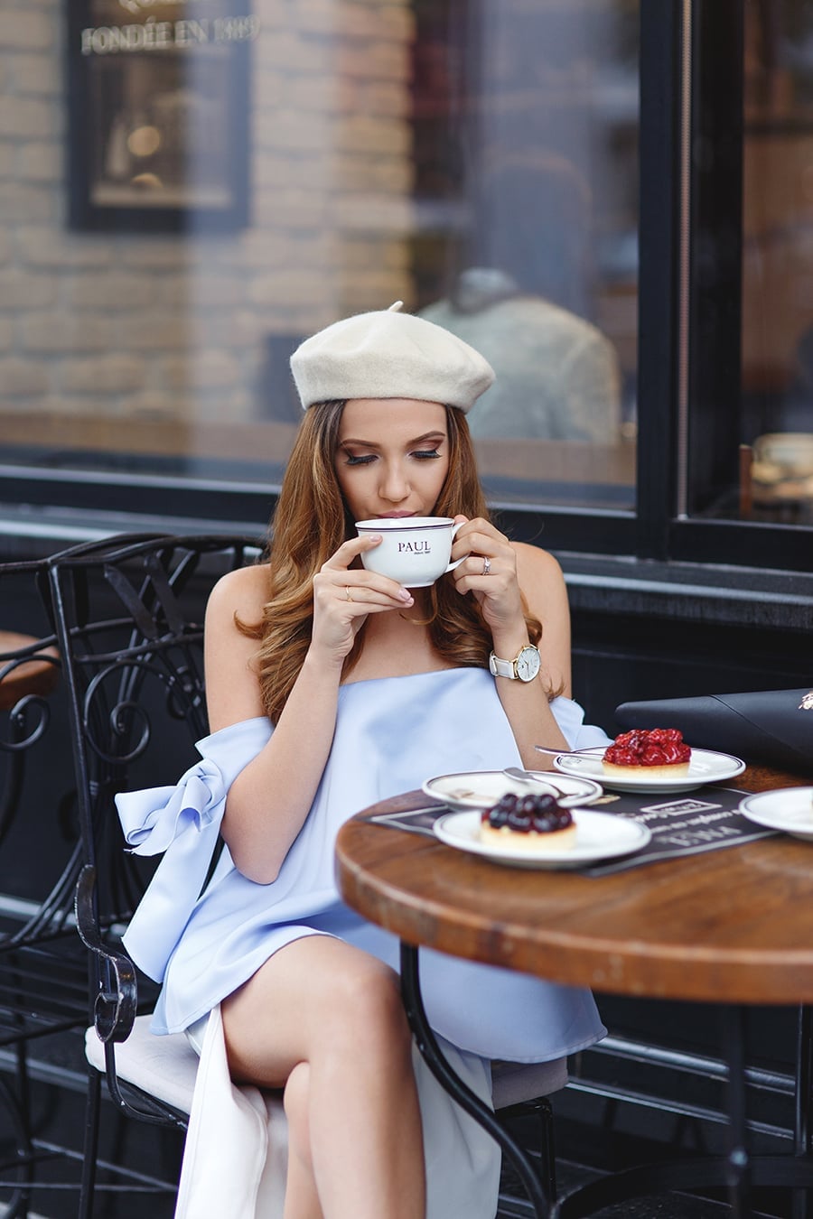 Cream Beret with Light Blue Off-The-Shoulder Top Cream Beret with Light Blue Off-The-Shoulder Top — Trendy Beret Outfits