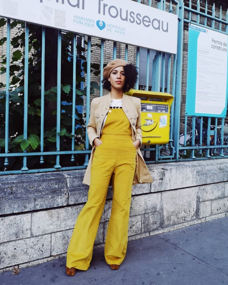 Beige Beret with Yellow Jumpsuit and Trench Coat Beige Beret with Yellow Jumpsuit and Trench Coat — Trendy Beret Outfits