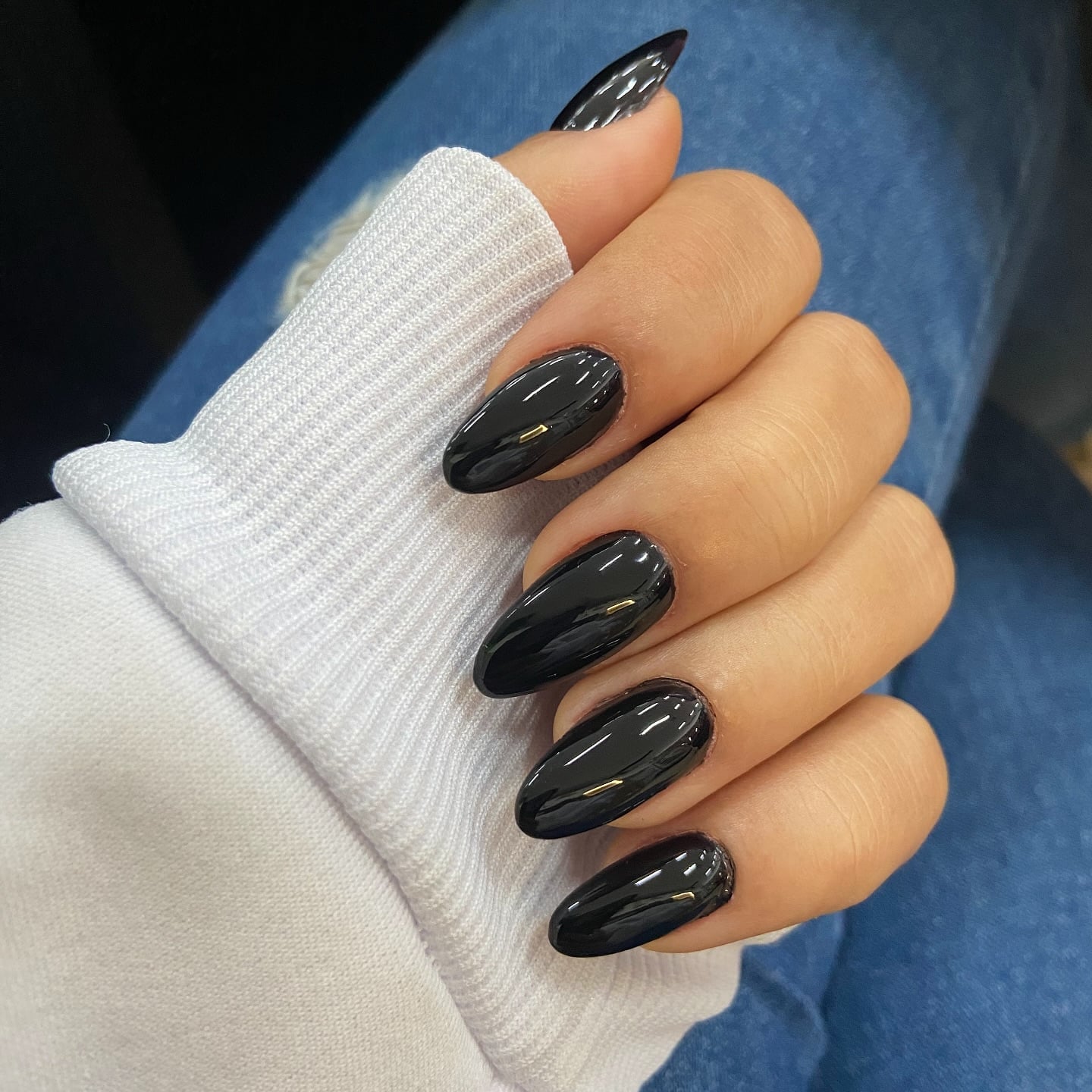 11 Stunning Black Nails Trending In 2026 | Fabbon
