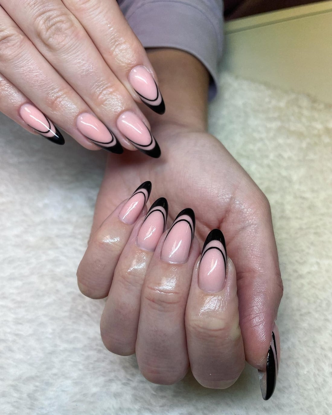 Sheer Pink Black Outline Medium Almond Nails Sheer Pink Black Outline Medium Almond Nails — Trendy Black Almond Nails